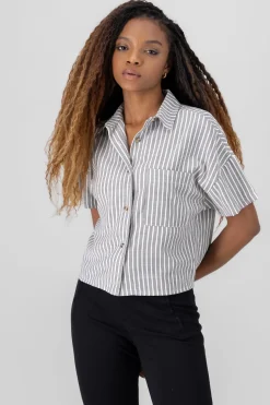 Camisa crop ligera manga corta