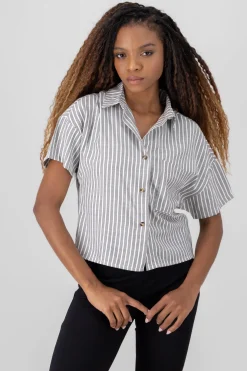 Camisa crop ligera manga corta