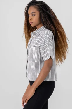 Camisa crop ligera manga corta