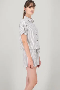 Camisa crop ligera manga corta