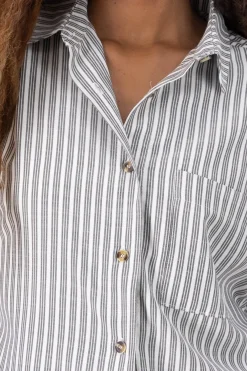 Camisa crop ligera manga corta