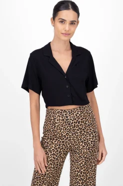 Camisa crop lisa