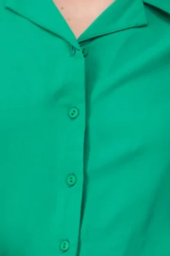 Camisa crop lisa manga cortqa