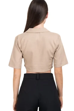 Camisa crop manga corta