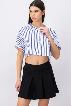 Camisa crop manga corta amplia