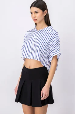 Camisa crop manga corta amplia