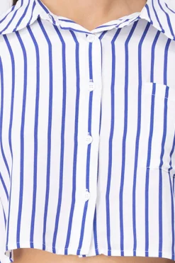 Camisa crop manga corta amplia