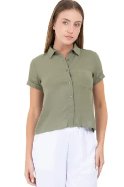 Camisa crop manga corta bolso