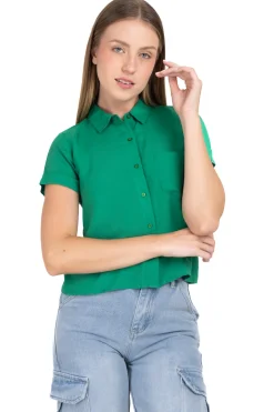 Camisa crop manga corta bolso