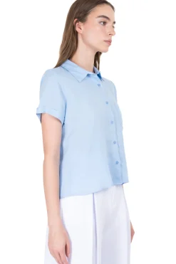 Camisa crop manga corta bolso