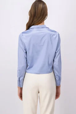 Camisa Crop Satinada Bolsillo