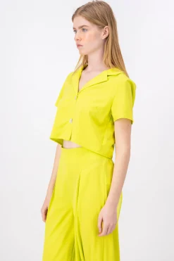 Camisa crop solapa botones