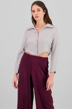 Camisa detalle cuello botones textura