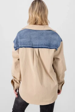 Camisa larga detalle bolsa denim