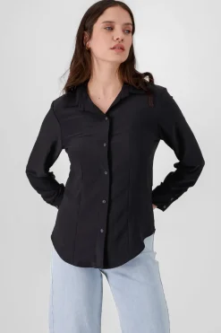 Camisa lisa manga larga detalle pinzas