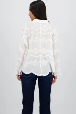 Camisa manga larga detalle cuello bordado botones