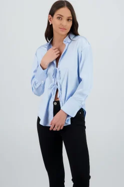 Camisa manga larga satinada detalle moños