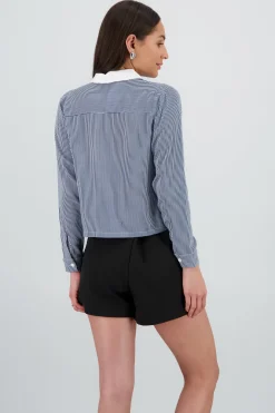 Camisa rayas cuello blanco