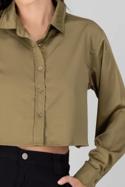 Camisa satinada corta lisa