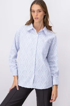 Camisa texturizada rombos flecos
