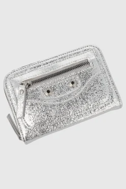 Cartera pequeña cierre studs metalizada