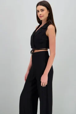 Chaleco crop detalle amarre