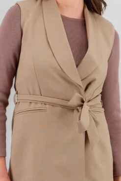 Chaleco largo detalle botones