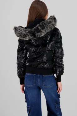 Chamarra con volumen y peluche