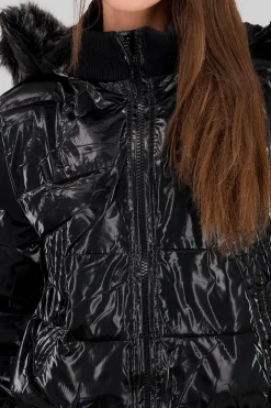 Chamarra con volumen y peluche