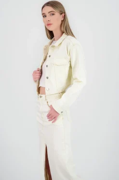 Chamarra crop cortes