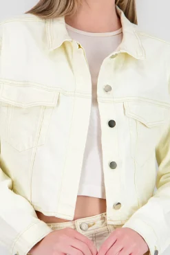 Chamarra crop cortes