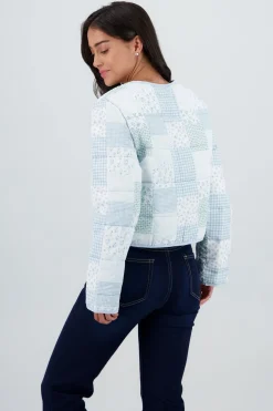 Chamarra ligera con parches y detalle de moños