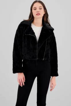 Chamarra peluche con solapa