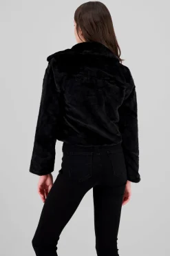 Chamarra peluche con solapa