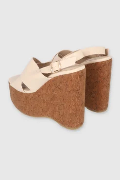 Cuña tiras anchas cruzadas destalonadas