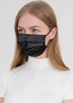 Cubreboca plisado satín