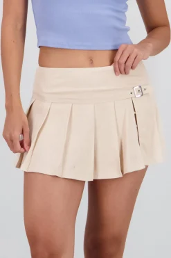 Falda corta tableada con cinturon