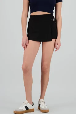 Falda short lisa con cinturon