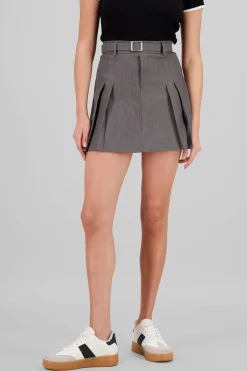 Falda tableada con cinturon