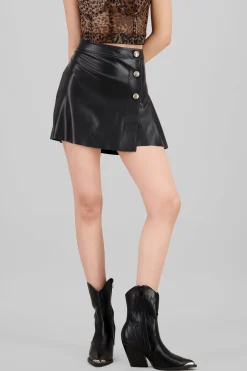 Flada mini tipo piel con botones