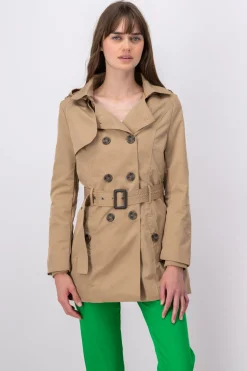 Gabardina ajustada capucha