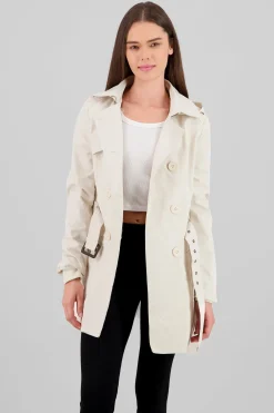 Gabardina botonoes monocromaticos