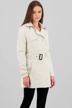 Gabardina botonoes monocromaticos