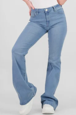 Jeans flare tiro medio