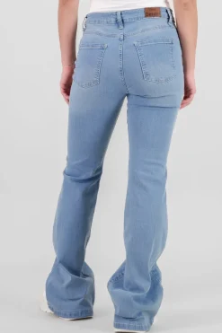 Jeans flare tiro medio