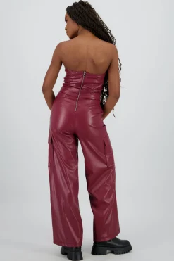 Jumpsuit cargo efecto piel