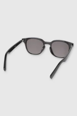 Lente wayfarer pasta delgada detalle metalico