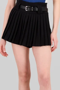 Mini falda tableada con cinturon