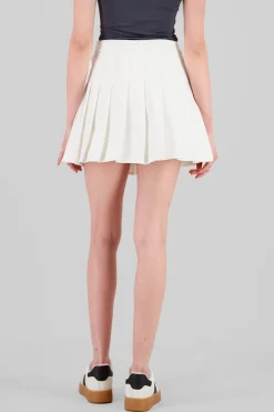 Mini falda tableada con short