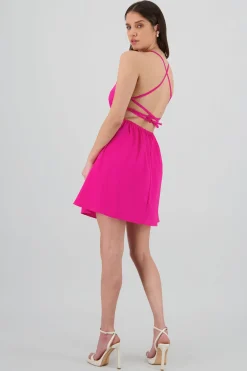 Mini vestido detalle amarre espalda